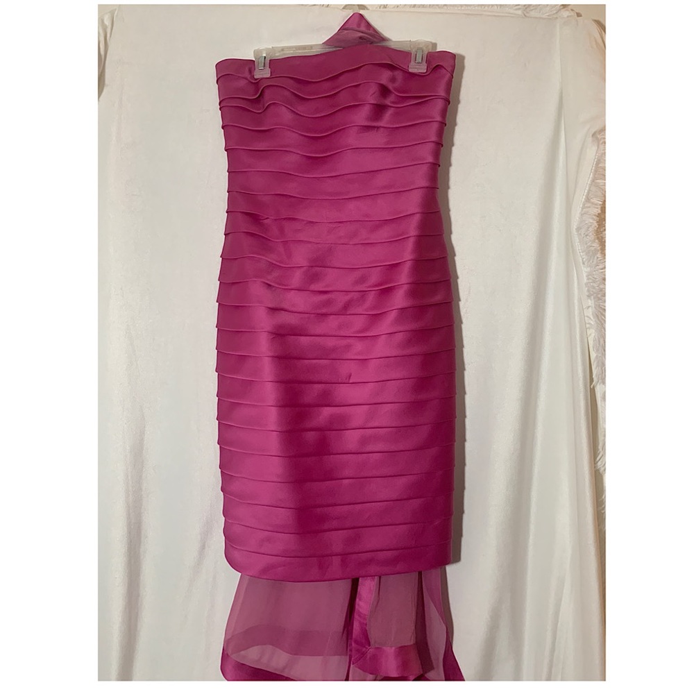 Fuchsia dress by Carmen Marc Valvo